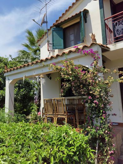 Image No.2-Maison de village de 3 chambres à vendre à Grèce centrale