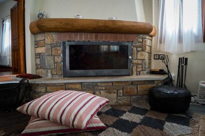 elxis-at-home-in-greece-stone-villa-in-tsagka