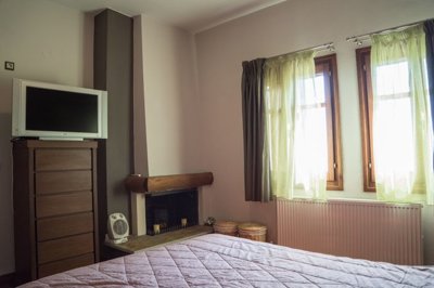 elxis-at-home-in-greece-stone-villa-in-tsagka