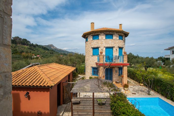 Image No.17-4 Bed Village House for sale