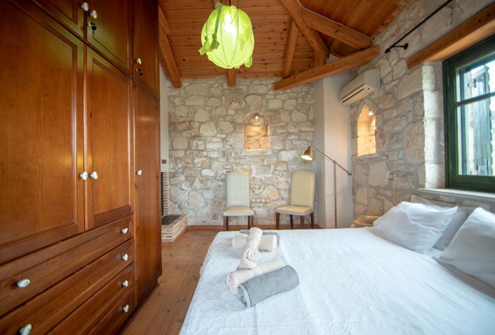 Image No.26-4 Bed Village House for sale