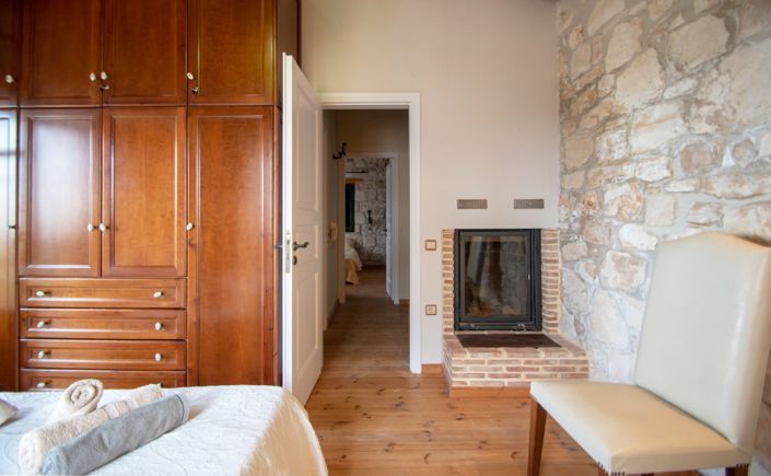 Image No.29-4 Bed Village House for sale