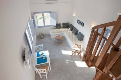 elxis-at-home-in-greecesantorini-seaviewapart