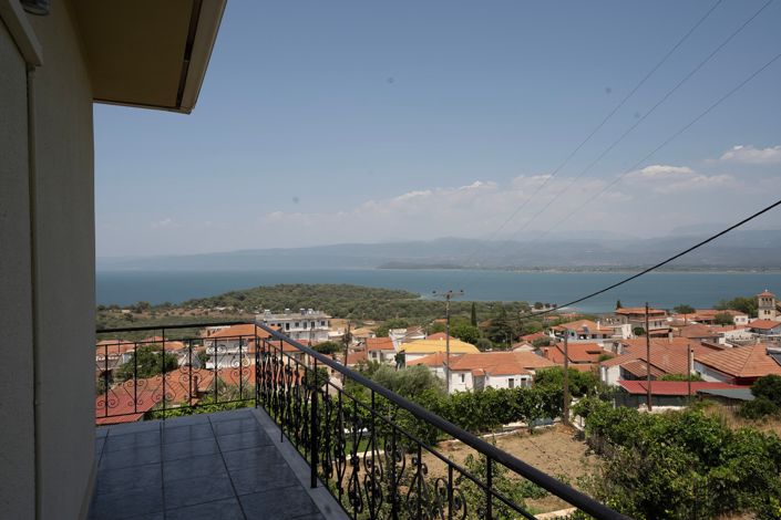 Image No.17-4 Bed Village House for sale