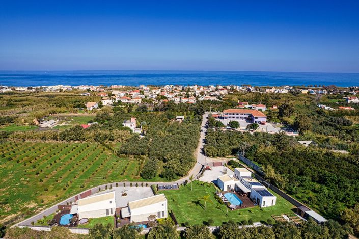 Image No.2-7 Bed Villa for sale
