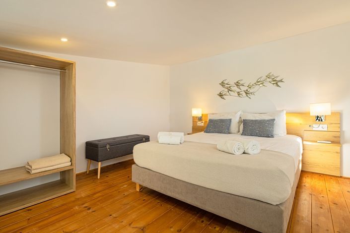 Image No.5-7 Bed Villa for sale