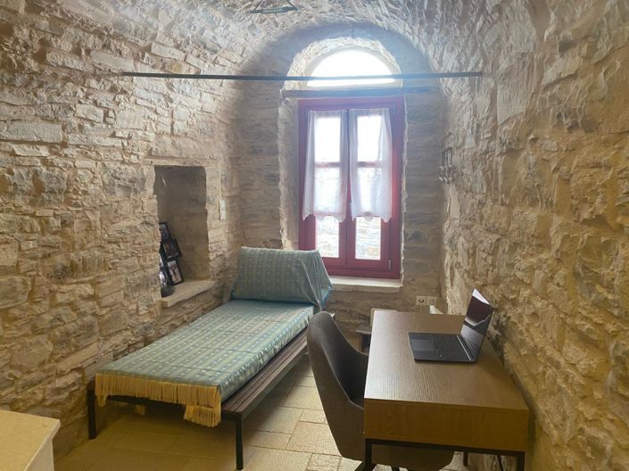 Image No.11-2 Bed Townhouse for sale