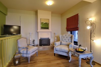 elxis20at20home20in20greececherry-blossom-vil