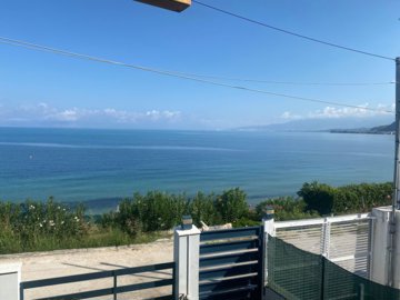elxis20at20home20in20greeceseafront-villa-ali