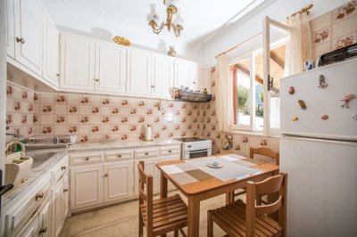 284411-elxis-at-home-in-greece-villa-paramona