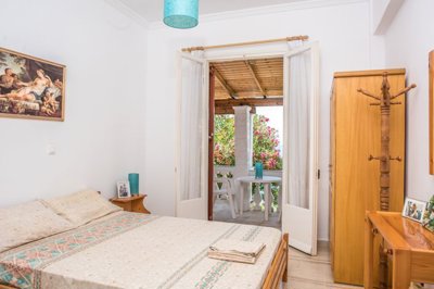 elxis20at20home20in20greece20paramonas20beach