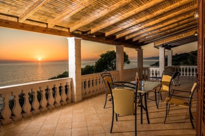 elxis20at20home20in20greece20paramonas20beach