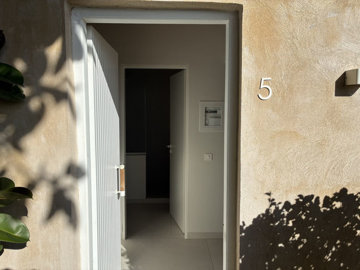 elxis20at20home20in20greece20sun-kissed20stud