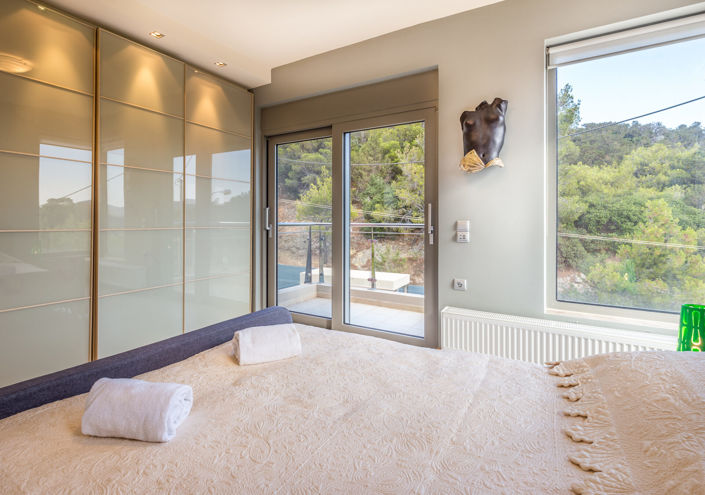 Image No.9-7 Bed Villa for sale