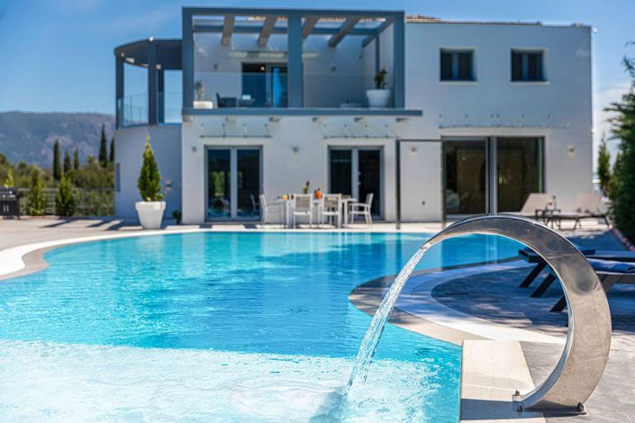 Image No.2-5 Bed Villa for sale