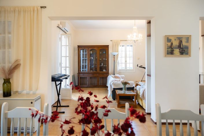 Image No.2-4 Bed Villa for sale