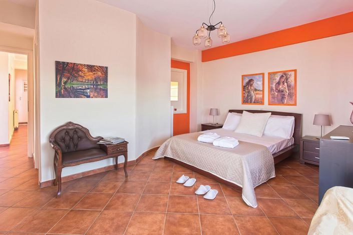 Image No.3-4 Bed Villa for sale