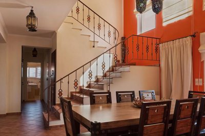 275926-elxis-at-home-in-greecelush-villa-kypa