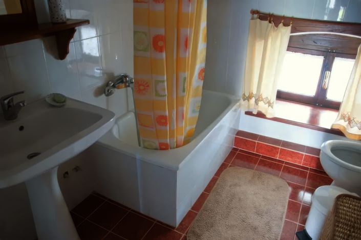 Image No.10-4 Bed Villa for sale