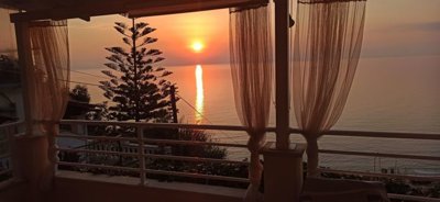 279646-elxis-at-home-in-greecewave-murmur-vil