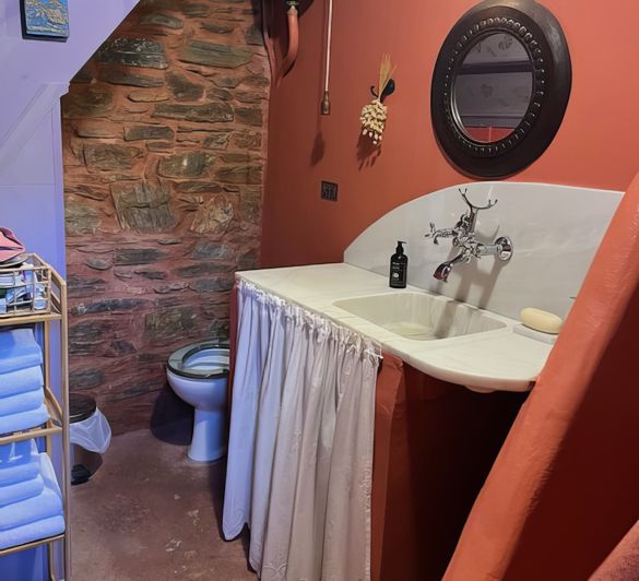 Image No.18-3 Bed Village House for sale