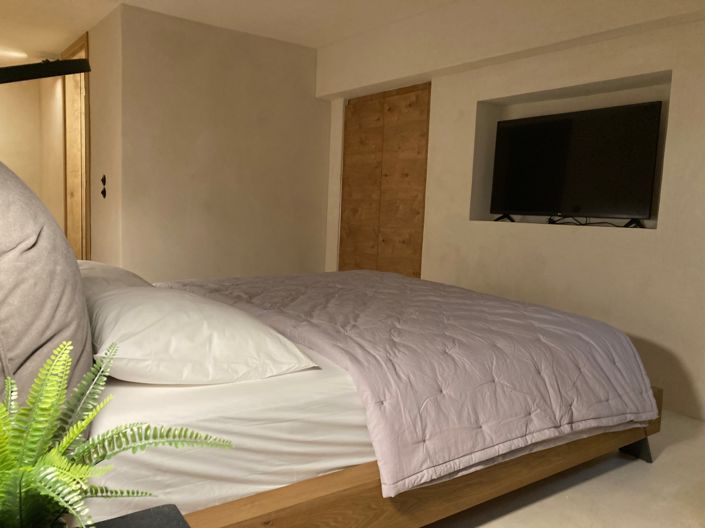 Image No.12-2 Bed Townhouse for sale