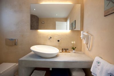 289361-elxis-at-home-in-greecesantorini-seavi