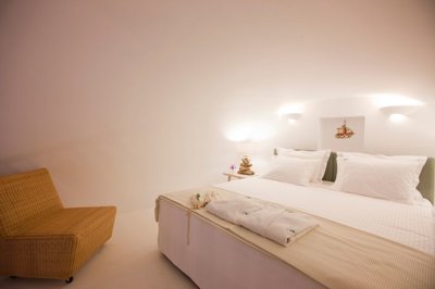 289353-elxis-at-home-in-greecesantorini-seavi