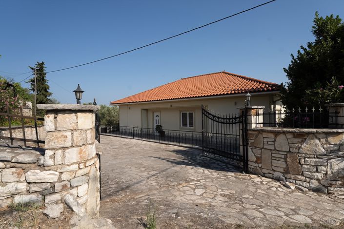 Image No.10-4 Bed Village House for sale