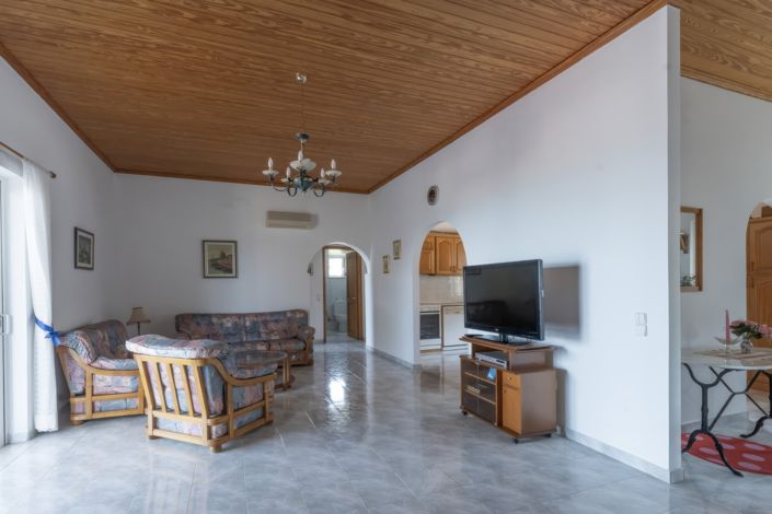 Image No.4-4 Bed Village House for sale