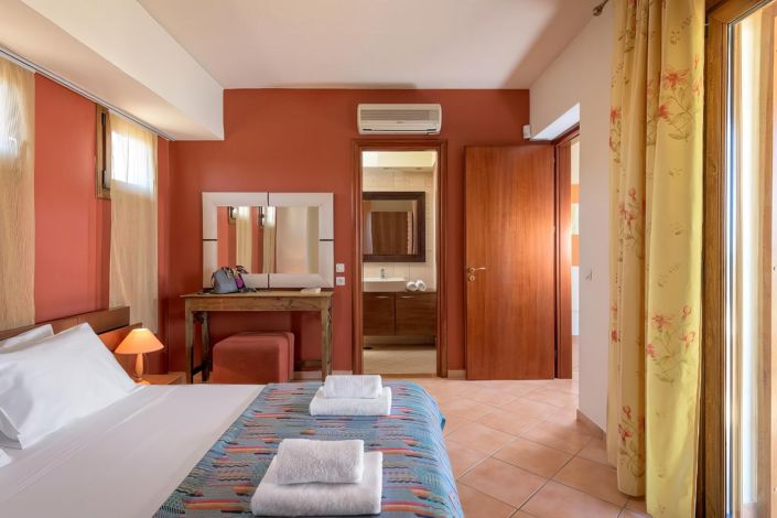 Image No.17-4 Bed Villa for sale