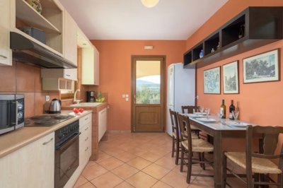 289915-elxis-at-home-in-greecesunshine-valley