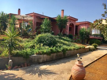 258846-elxis-at-home-in-greece-country-house-