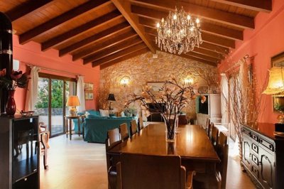 259460-villainvarnavaselxisat-home-in-greece1