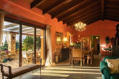 259461-villainvarnavaselxisat-home-in-greece1