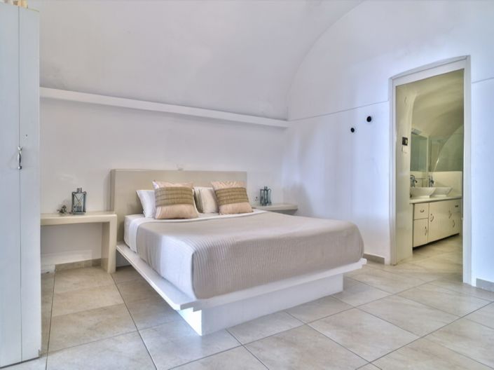 Image No.19-3 Bed Villa for sale