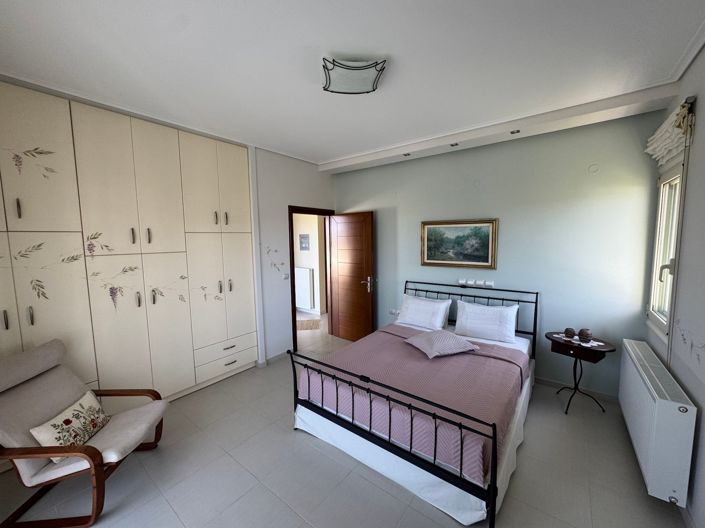 Image No.10-4 Bed Villa for sale