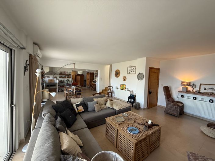 Image No.8-4 Bed Villa for sale