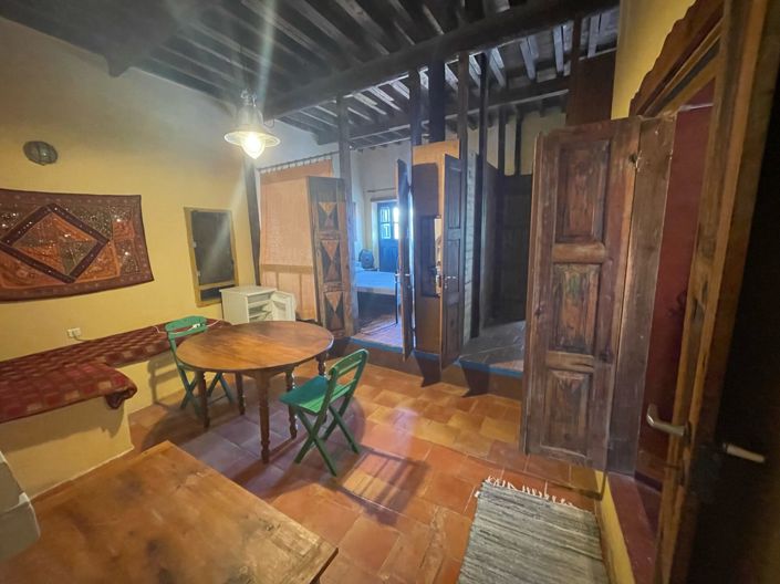 Image No.10-6 Bed Townhouse for sale