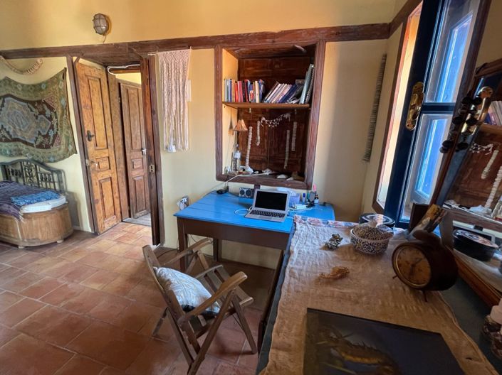 Image No.19-6 Bed Townhouse for sale
