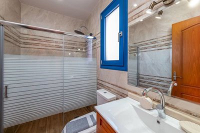 266559-elxis-at-home-in-greecebright-villa-ge