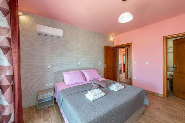 Image No.14-3 Bed Villa for sale