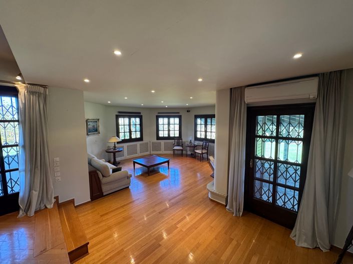 Image No.8-5 Bed Villa for sale