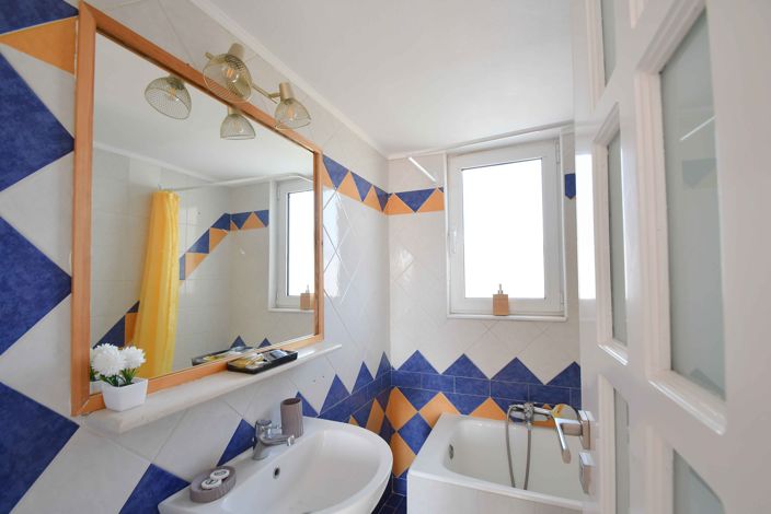 Image No.28-6 Bed Villa for sale