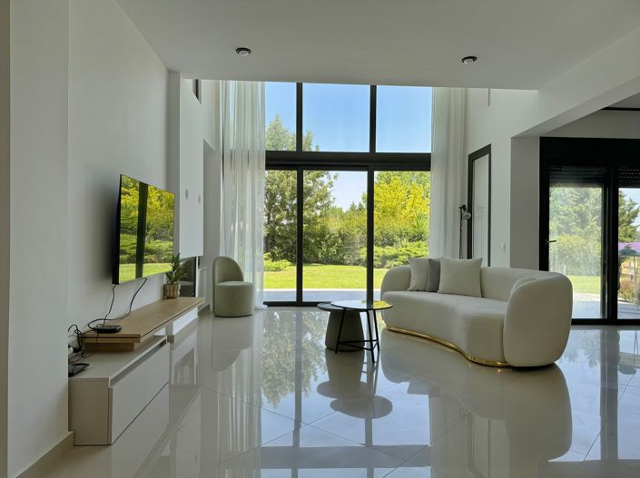 Image No.3-4 Bed Villa for sale