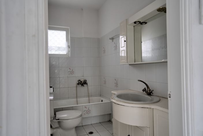 Image No.18-2 Bed House for sale