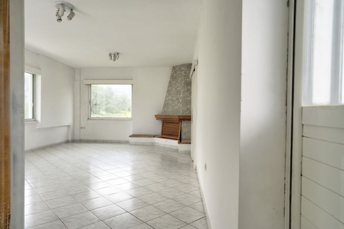 Image No.6-2 Bed House for sale