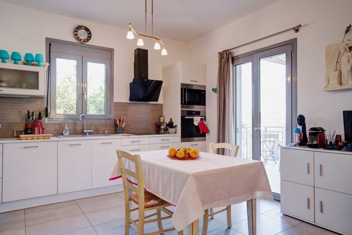 Image No.10-3 Bed Villa for sale