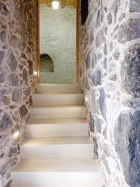 elxis20at20home20in20greecelithos-nisyros2m