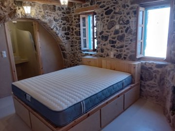 elxis20at20home20in20greecelithos-nisyros4b